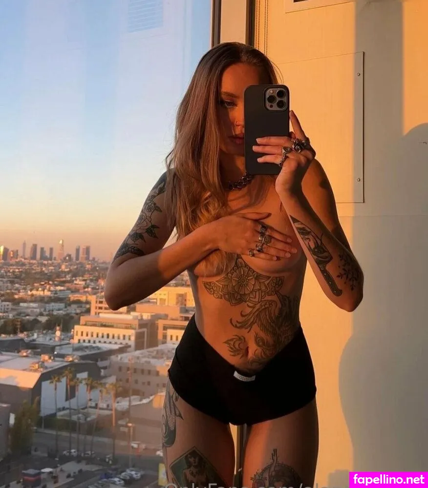 Alana Akoeva Zombiemodel