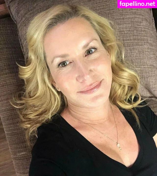 Angela Kinsey