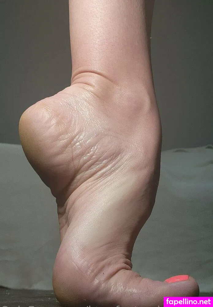 Barefoot Princess1922