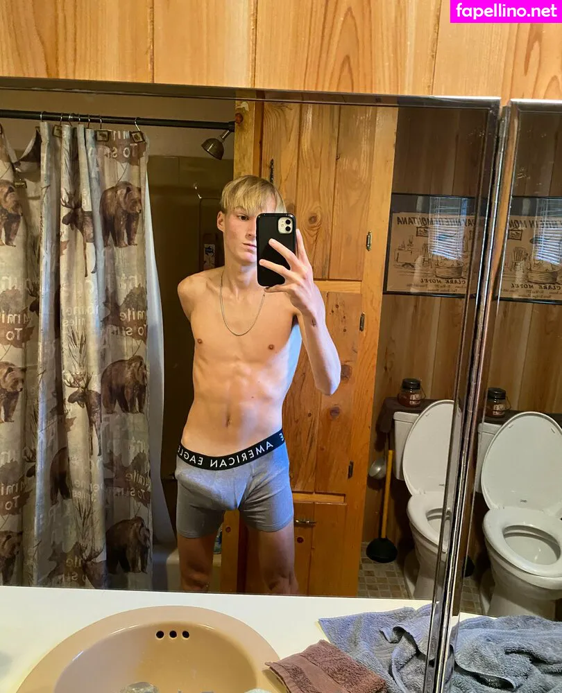 Blondeboybradfree