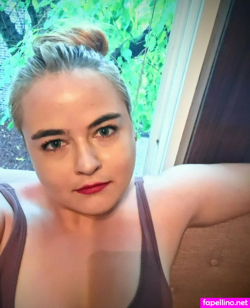 Chloe Loves Attention