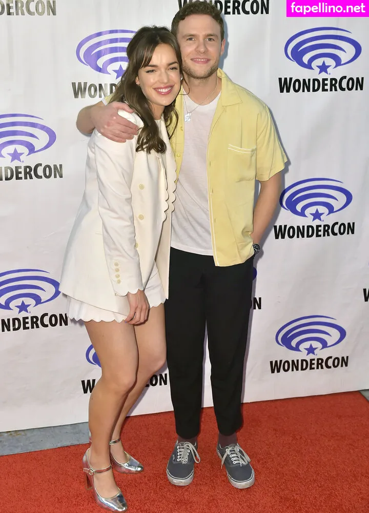 Elizabeth Henstridge