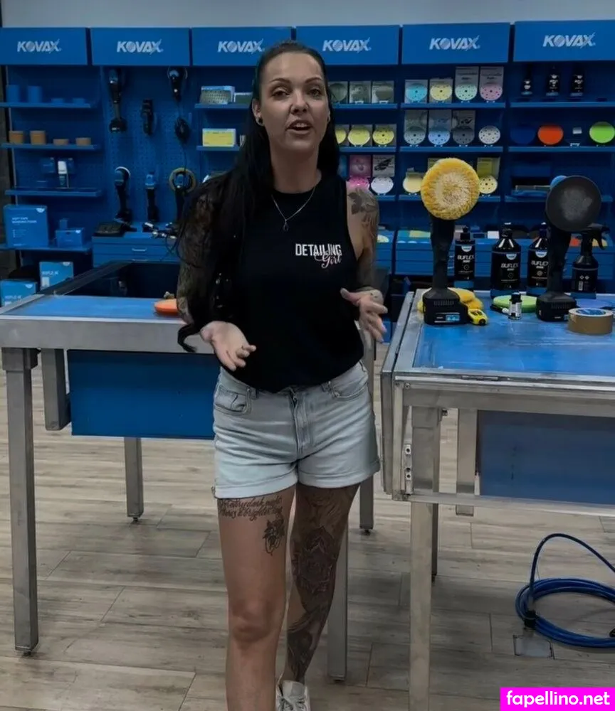 Esme Gelissen Detailing Girl