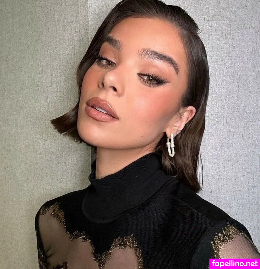 Hailee Steinfeld 1