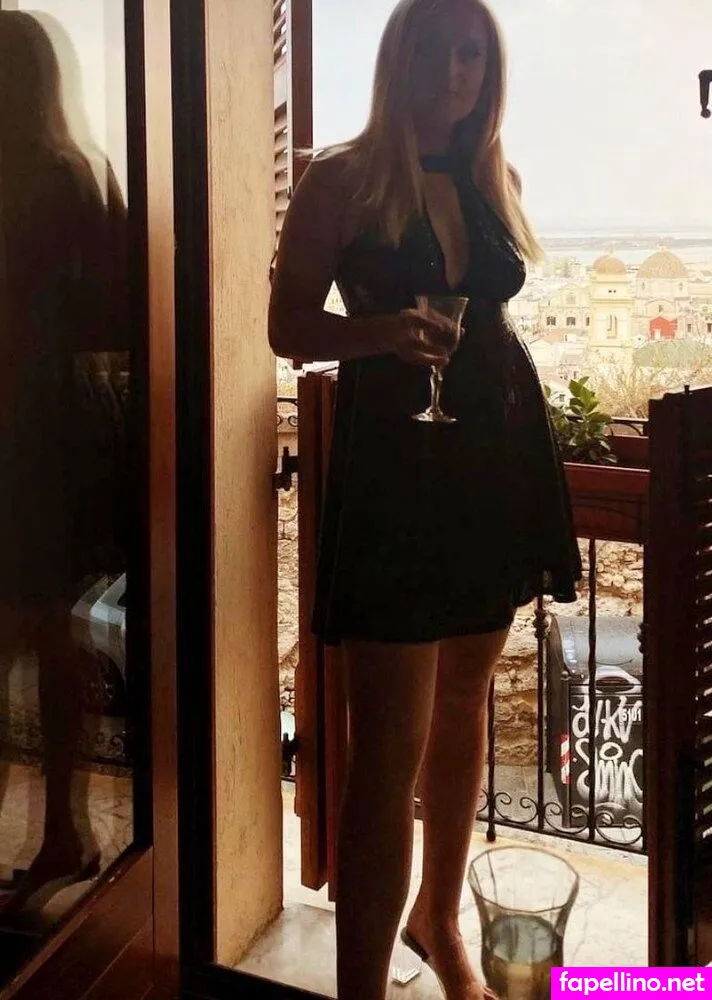 Hat Jemand Was Von Karolina X3