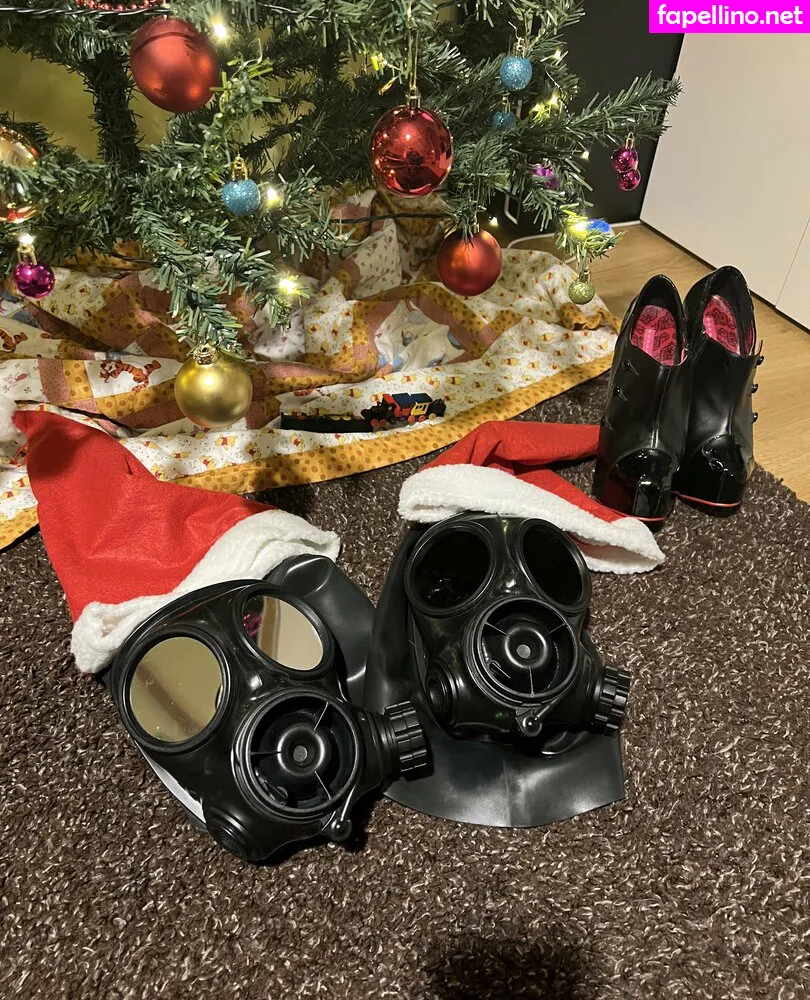 Heavyrubberette Free