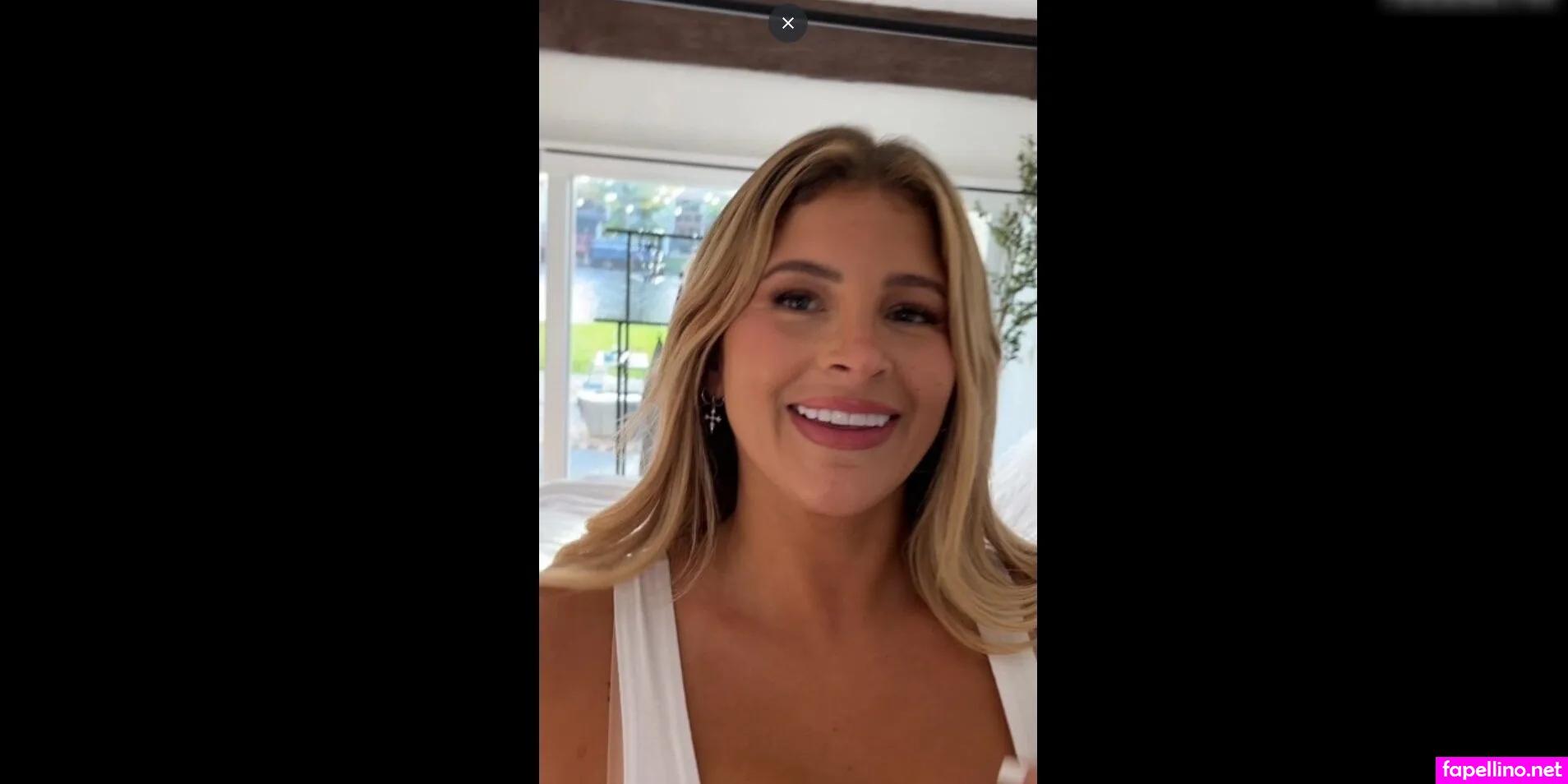 Hooters Girl Kennt Sie Jemand