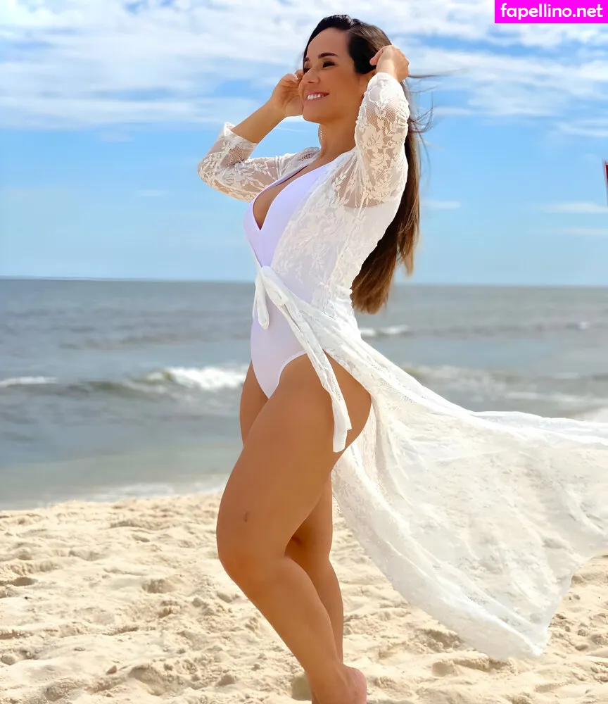 Isabele Benito