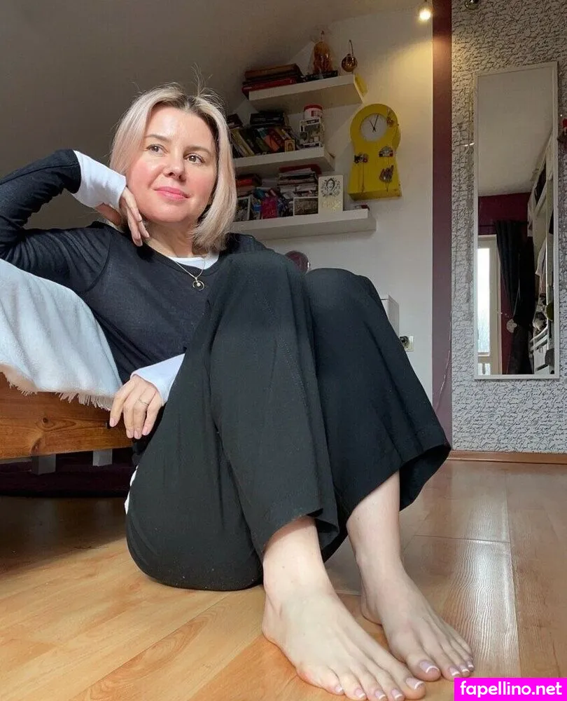 Justmariisfeetofficial