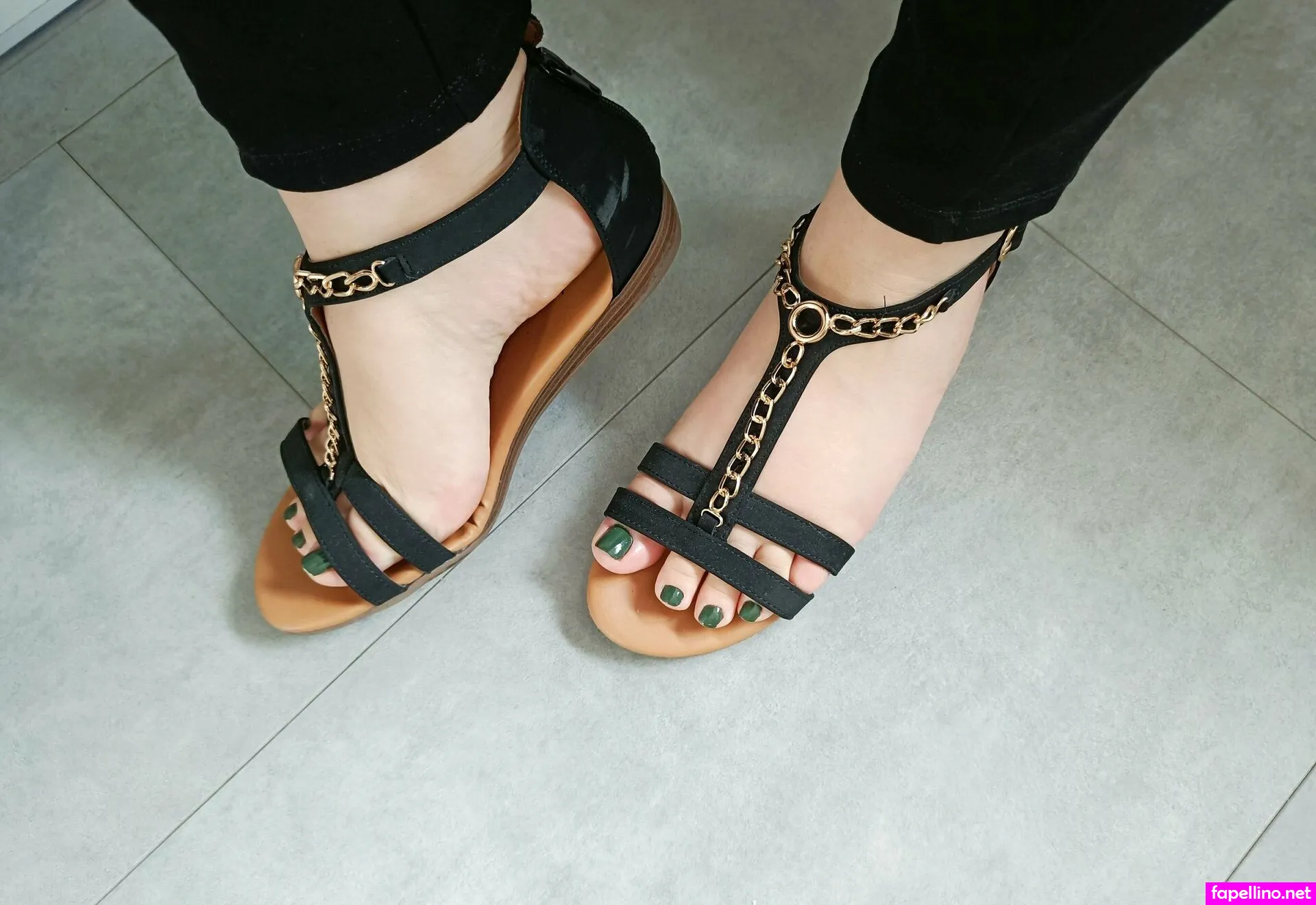 Kimberly Feetfieuw23