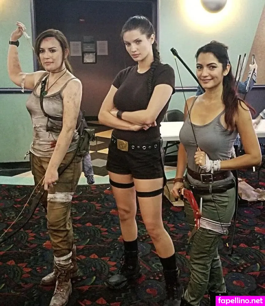 Lara Croft Cosplay