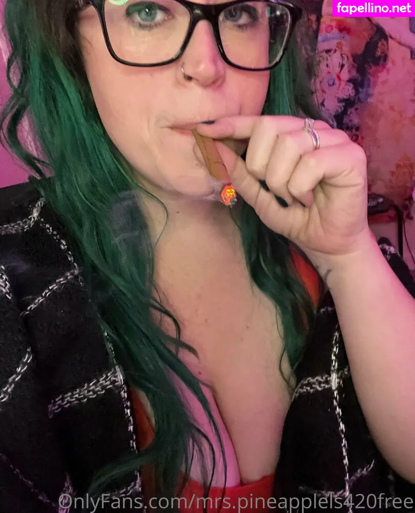 Mrs Pineapplels420free