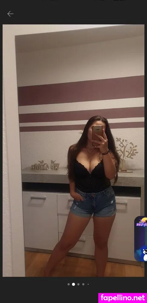 Of Profil Meiner Ehemaligen Nachbarin