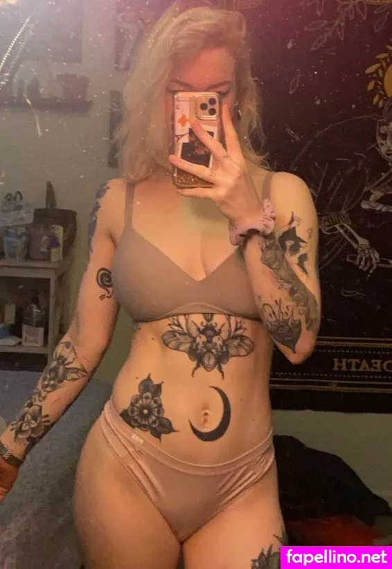 Strawberryybl0nde Becka Beale