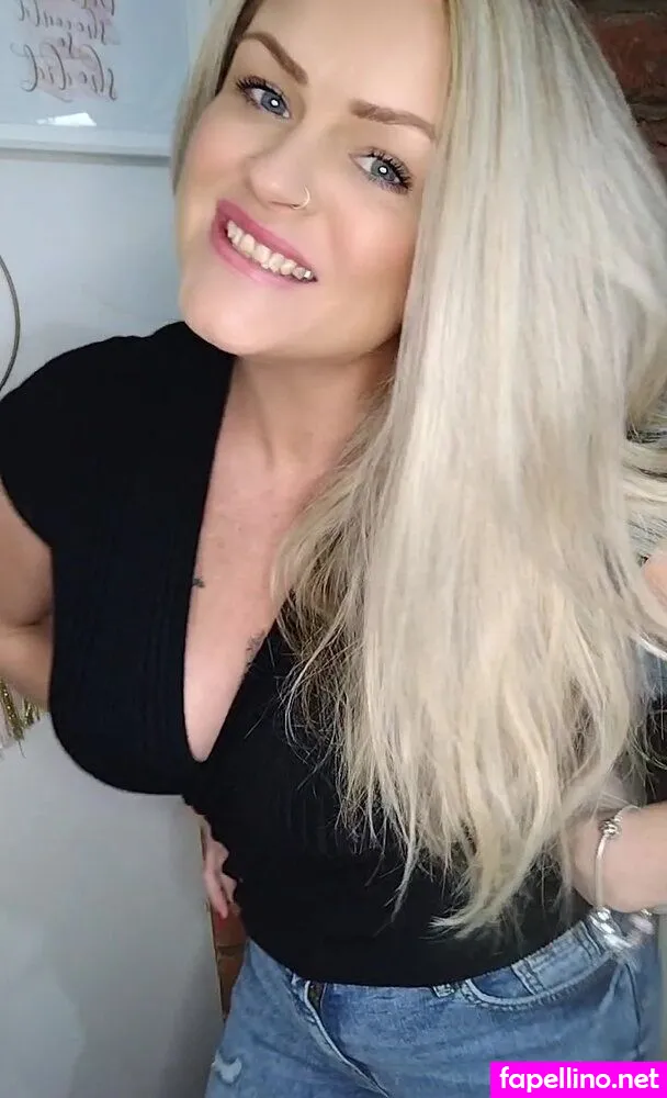 That Blonde Niki