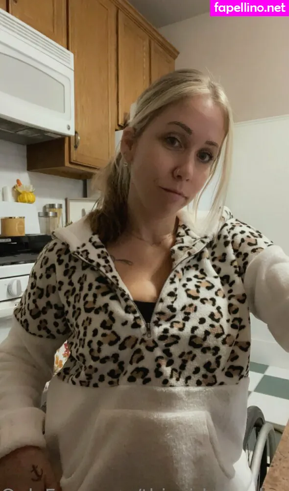 Thisgirlwheelsamputee