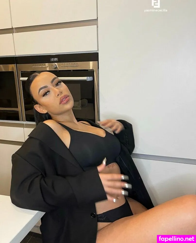 yasmine-cecilia-pierards