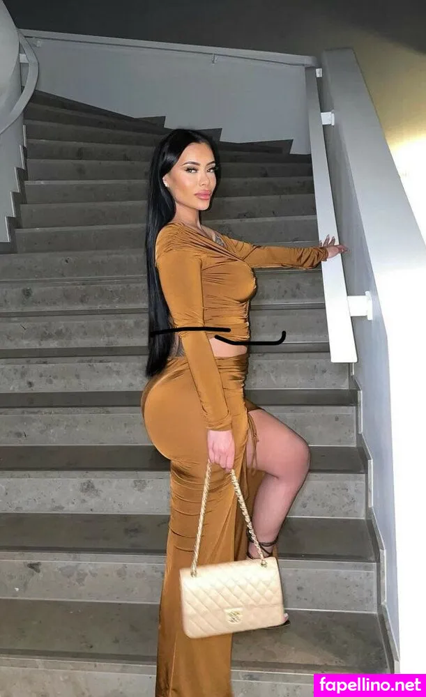 yasmine-cecilia-pierards