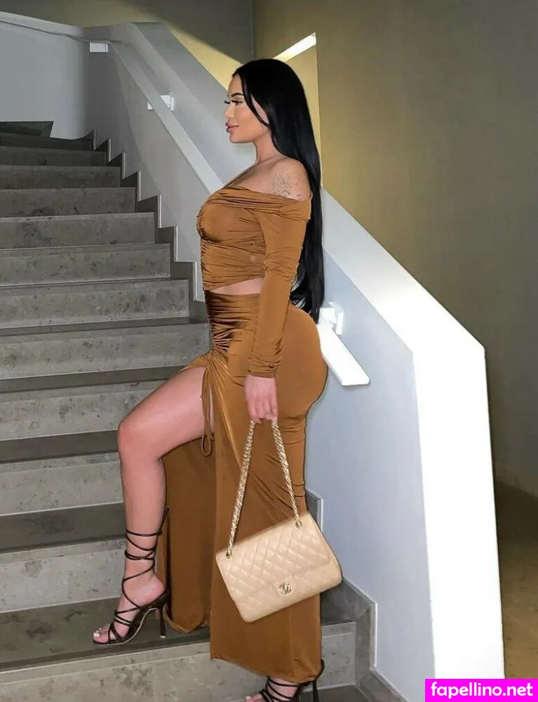 yasmine-cecilia-pierards